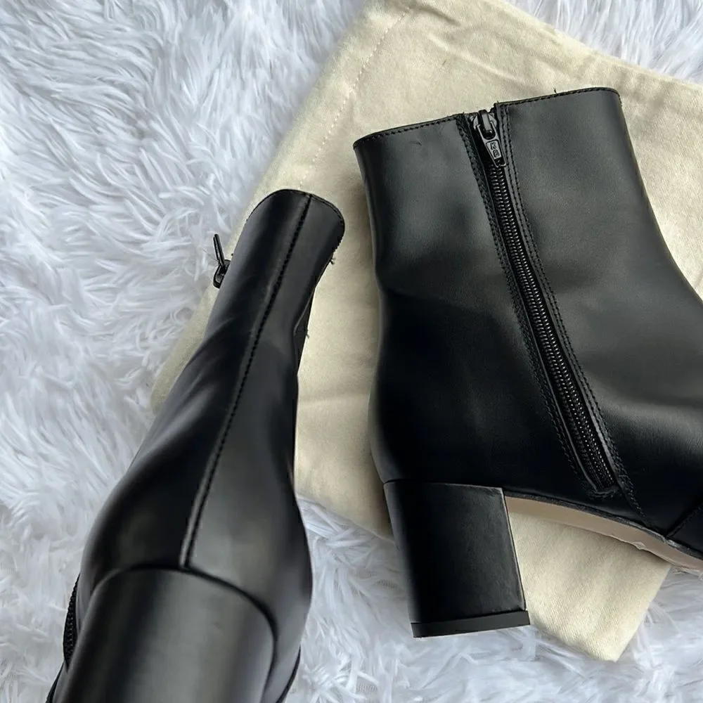Renatta Jop Leather Ankle Boots with bit hardware size 7